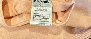 Chanel 04P 2004 Spring Salmon Color Sleeveless Knit Top Blouse FR 40 US 6