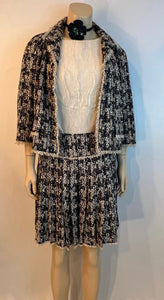 Chanel 05A 2005 Fall Dark Navy Blue and White Skirt Suit Set US 6/8