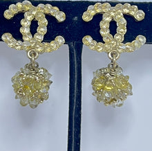 Load image into Gallery viewer, Rare Chanel Lime Crystal 12A 2012 Fall CC Drop Clip On Earrings