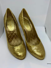 Load image into Gallery viewer, Chanel sequin gold stiletto heel pumps EU 39