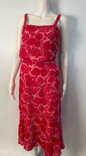 Load image into Gallery viewer, Rare Vintage Chanel 2001 Cruise 01C Pink Velvet Floral 2 Piece Top Matching Skirt Set FR 40/42 US 6/8