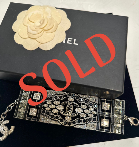 Rare Chanel 15K Limited Edition Runway Look #97 Crystal Statement Bracelet w Box