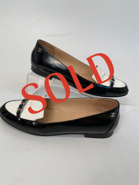 Pre-Owned & Vintage CHANEL Sandals for Women