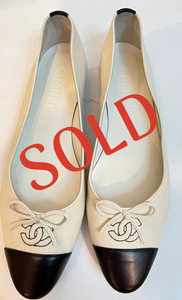 Chanel Ballerina Flats Ivory and Black Canvas CC Shoes EU 39.5 US