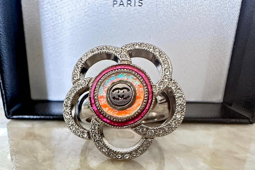 HelensChanel Chanel 18p 2018 Spring Large Round CC Pearl Black and White Gold Pin Brooch