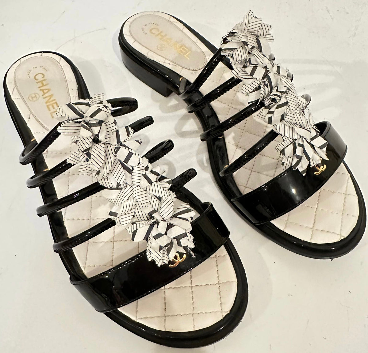 Chanel White and Black Patent Leather Slides Sandals EU 37C US 7/7.5 –  HelensChanel