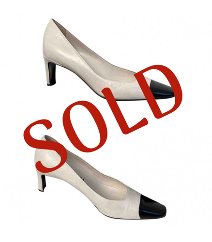 Vintage Classic Chanel White Black Leather bicolor Pump Heels EU 38 US 8