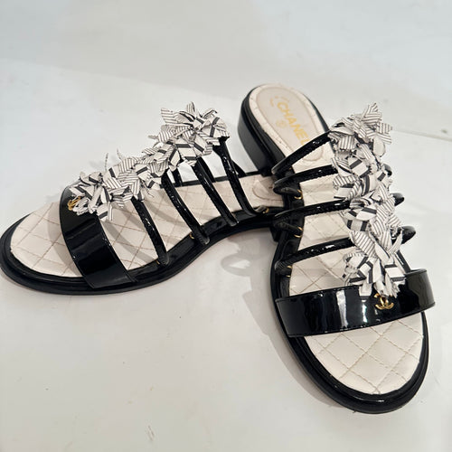 Second hand Chanel luxury shoes - Joli Closet