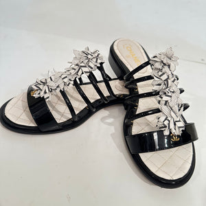 Chanel White and Black Patent Leather Slides Sandals EU 37C US 7/7.5