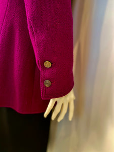 97A 1997 Fall Chanel Vintage Merlot jacket blazer FR 42 US 4/6, Looks perfect, but it's not