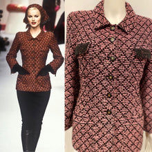 Load image into Gallery viewer, 95P, 1995 Spring Vintage Chanel Pink Black Boucle Wool Tweed Dress Jacket Blazer US 6