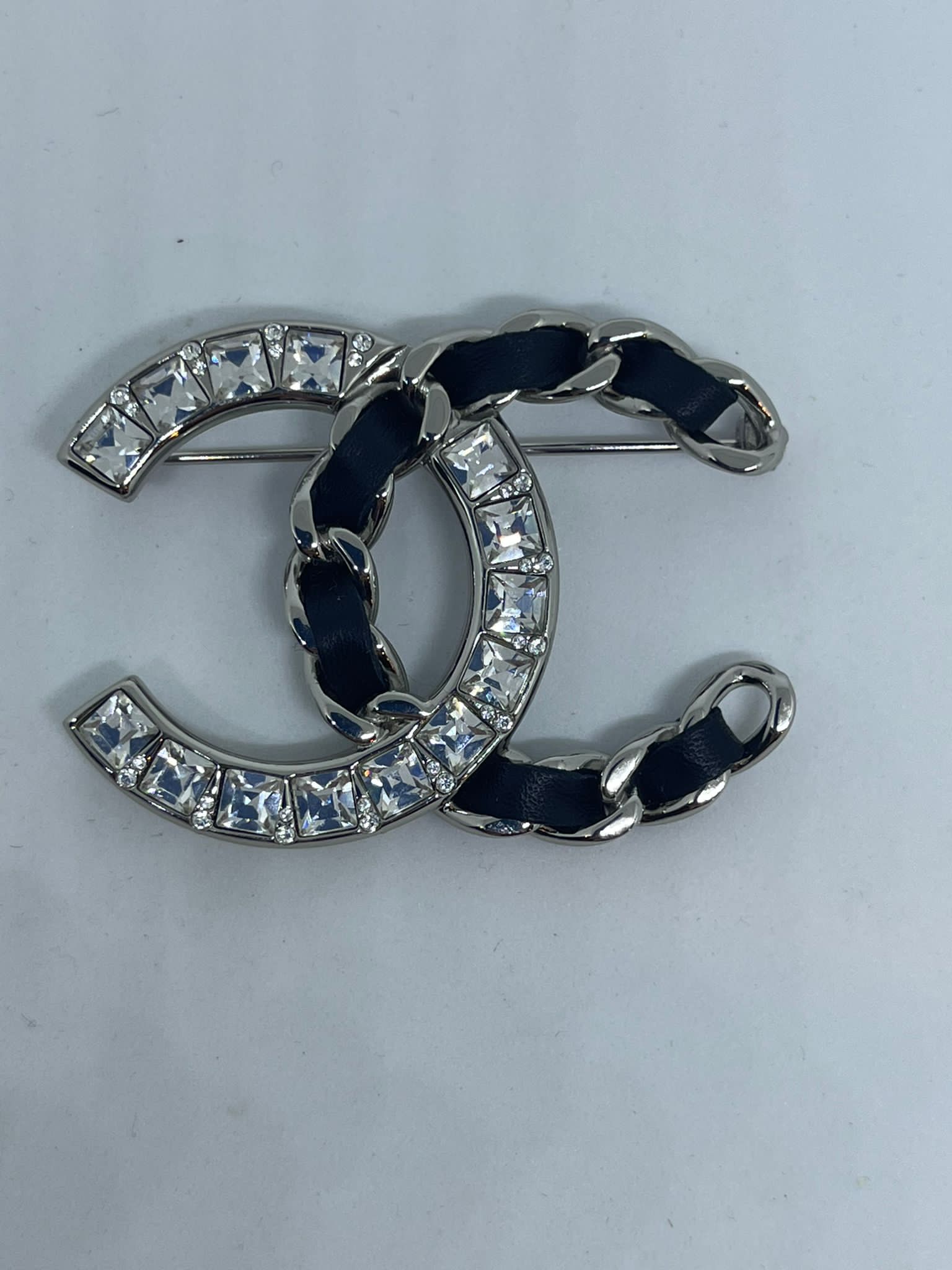CHANEL CC 2018 Crystal Quilted Brooch