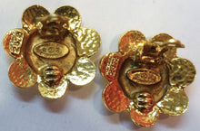 Load image into Gallery viewer, 1989 Collection 28 Rare Vintage Chanel Flower Gold Metal CC Logo Clip On Earrings