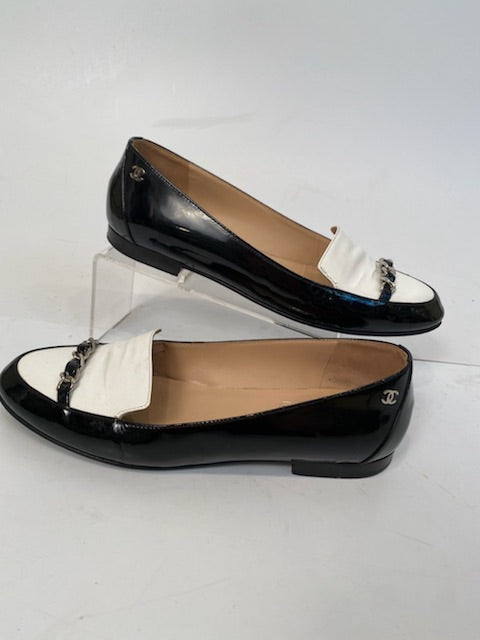 Chanel White Black Chain Patent Leather Loafers Flat Shoes EU 38