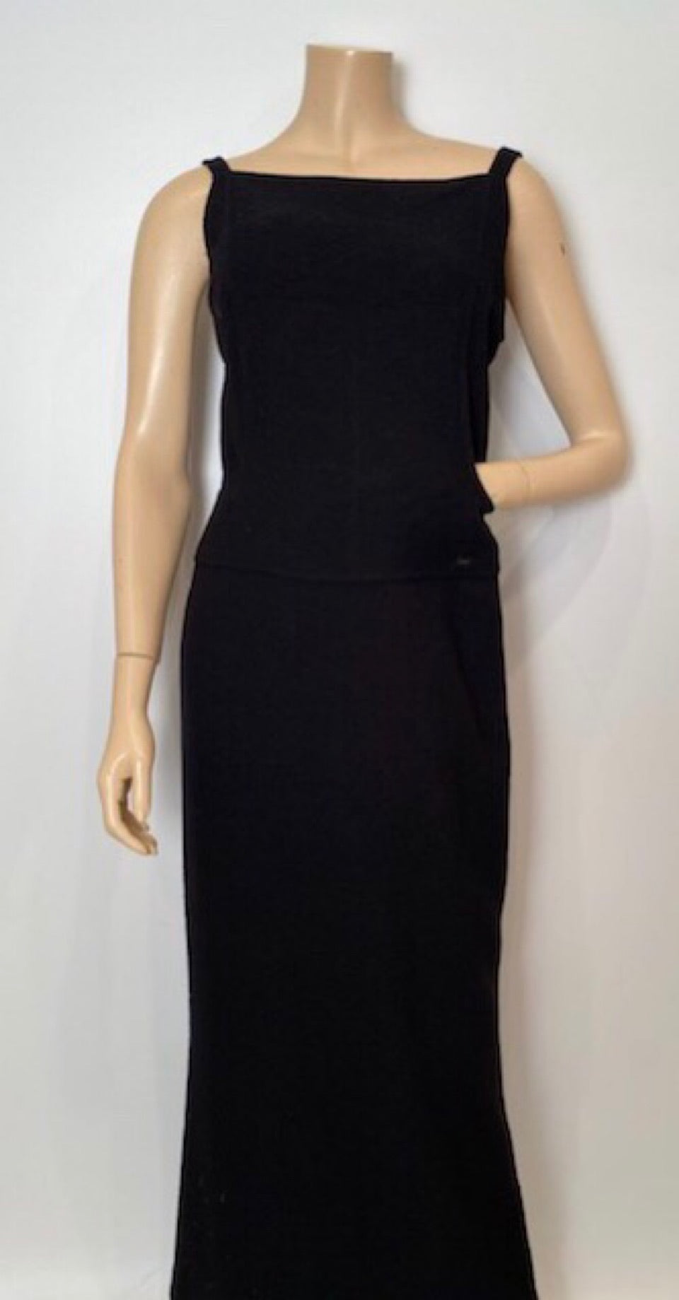 Chanel Vintage 04A, 2004 Fall long black maxi sleeveless wool gown dre –  HelensChanel
