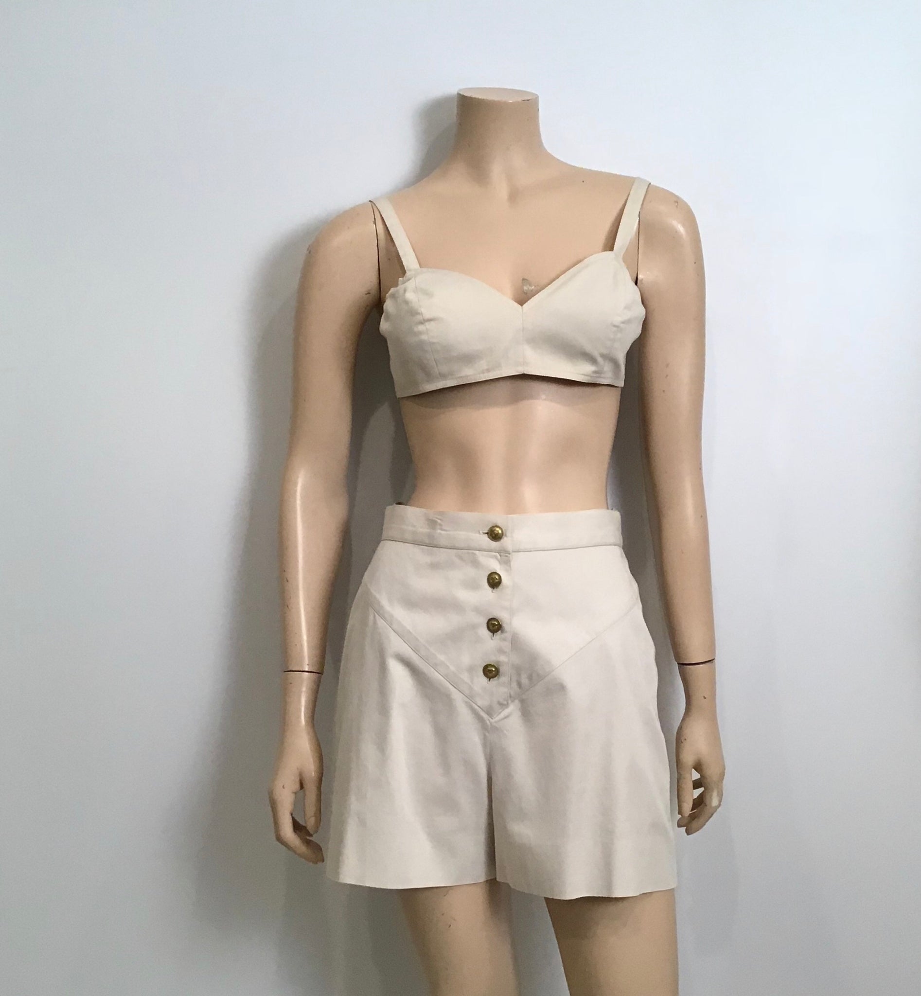 CHANEL- Vintage White CC Suit Jacket and Skirt Set - Size 38 - US 6 - 80s  90s