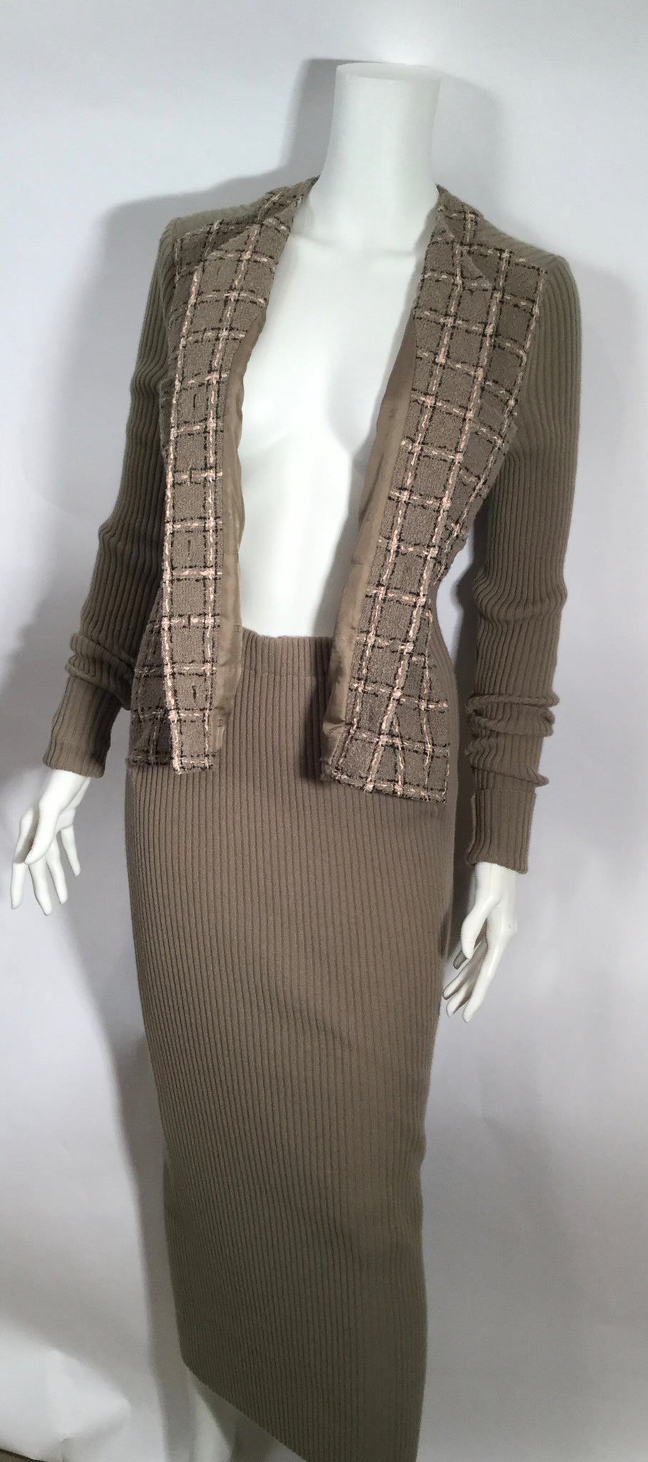 95A, 1995 Fall Rare Vintage Chanel knit dress attached tweed Boucle ja –  HelensChanel