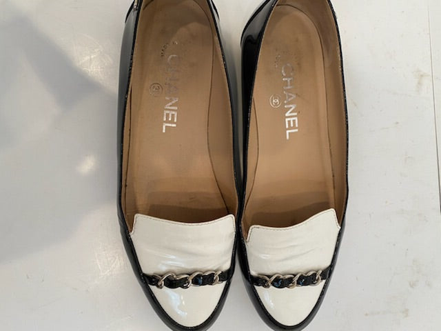 Chanel White Black Chain Patent Leather Loafers Flat Shoes EU 38