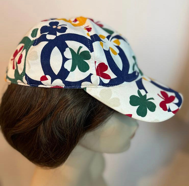 CHANEL ロゴ入りキャップ ホワイト ホワイト（白）系 CHANEL(シャネル) キャップ(レディース