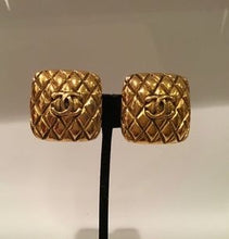 Load image into Gallery viewer, 1988 Chanel vintage oversized Square Gold Metal CC Logo Clip on Earrings