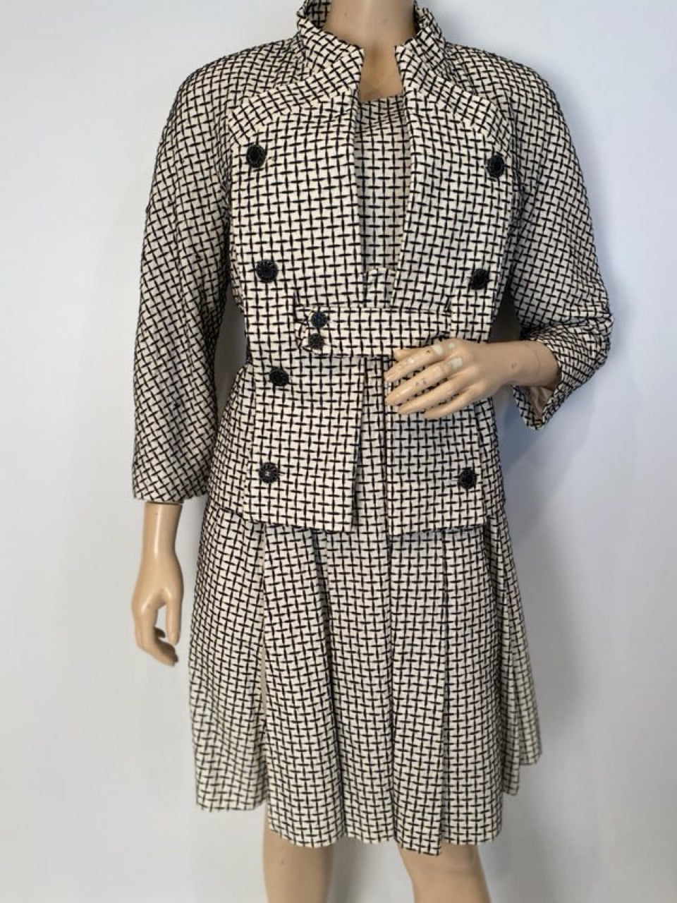 HelensChanel Chanel 10P, 2010 Spring Ecru/Black Tweed Jacket Matching Dress 2 Piece Set FR 42 US 6