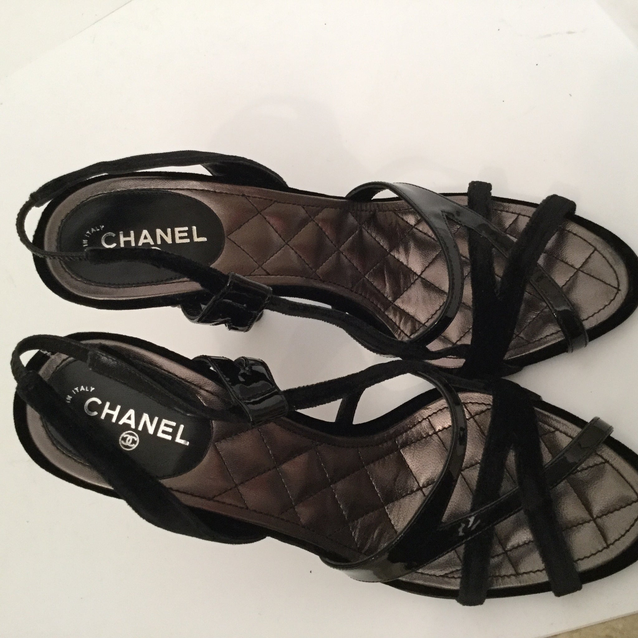 Brand New Chanel 04A 2004 Fall Black Velvet Patent Leather Sandal Heels Pearl Embellishment EU 38.5