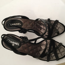 Load image into Gallery viewer, Brand New Chanel 04A 2004 Fall Black Velvet Patent Leather Sandal Heels pearl embellishment EU 38.5