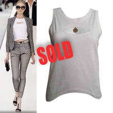 Load image into Gallery viewer, New with Tags Chanel 2007 Spring, 07P White medallion Charm tee Cotton T-shirt FR 40 US 6