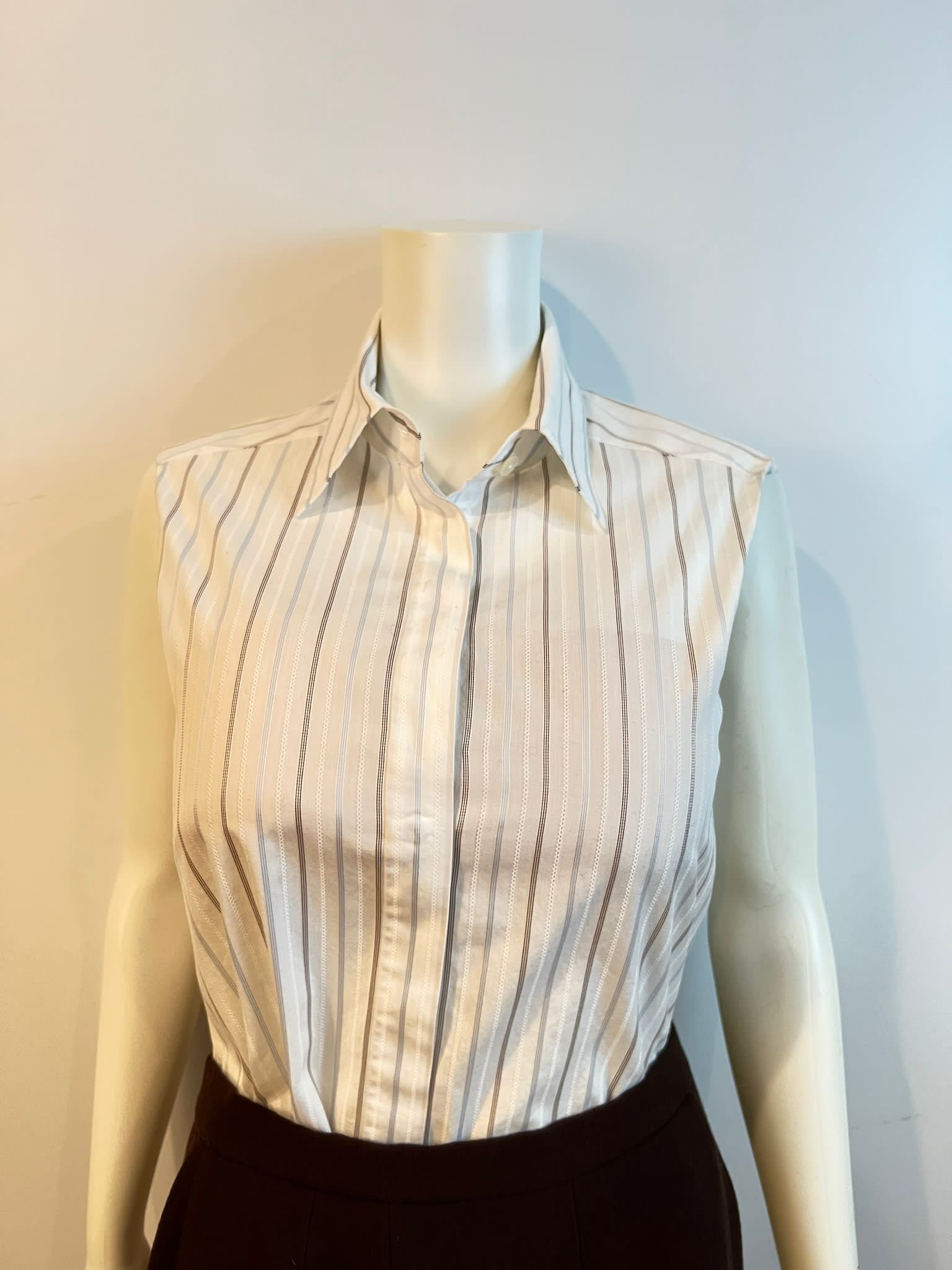 HelensChanel Chanel White Sleeveless Cotton Striped Collar Button Down Top Blouse US 4/6