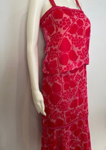 Load image into Gallery viewer, Rare Vintage Chanel 2001 Cruise 01C Pink Velvet Floral 2 Piece Top Matching Skirt Set FR 40/42 US 6/8
