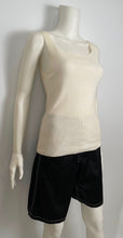 Load image into Gallery viewer, Chanel 05P 2005 Spring Ivory Ecru Ribbed sleeveless tee shirt Tank Top US 4
