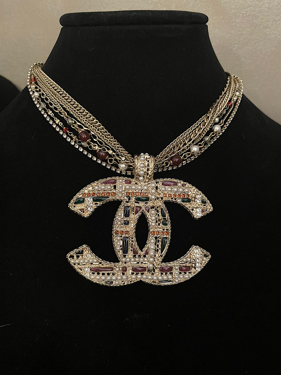 Chanel Rare Gold Pearl Gripoix Necklace