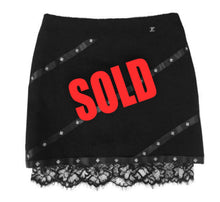 Load image into Gallery viewer, Chanel 03A 2003 Fall black tweed Boucle lace mini skirt FR 38