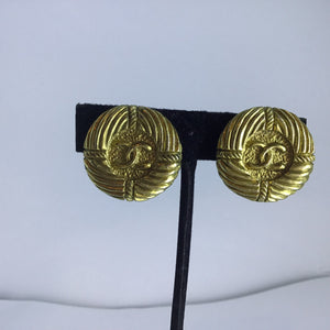 1980’s Rare! Chanel Vintage Round Anchor Gold Metal CC Logo Clip On Earrings