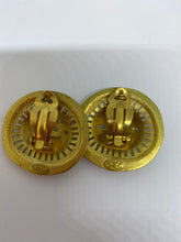 Load image into Gallery viewer, 1994 94A Rare Chanel vintage gold  oversized large clip on earrings