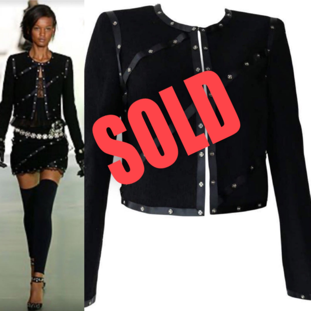 Chanel 2003 Fall 03A black Cropped Boucle Tweed Jacket FR 48 US 10/12 –  HelensChanel