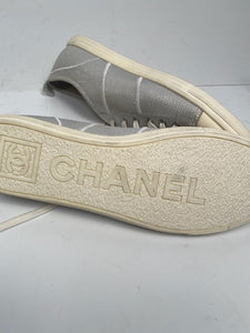 Chanel 10C, 2010 Cruise Resort Silver Metallic Canvas Woven CC Logo Tennis Shoes EU 41 US 10/11