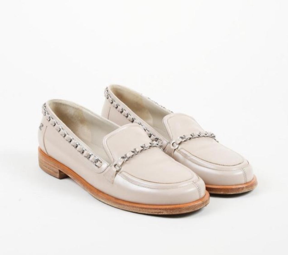 Chanel 10C 2010 Cruise Resort White Patent Leather Chain Loafers EU 38 US 7/7.5 Narrow