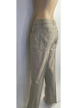 Load image into Gallery viewer, Chanel 03P 2003 Spring low rider light brown khaki jeans FR 40