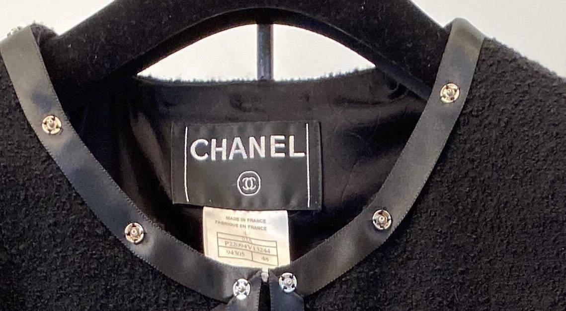 Chanel 2003 Fall 03A black Cropped Boucle Tweed Jacket FR 48 US 10/12 –  HelensChanel