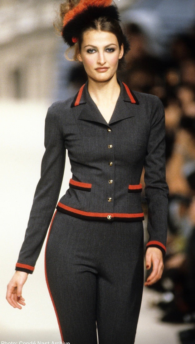 94A 1994 Fall Very Rare Vintage Chanel Skirt Suit in Grey/Red/Black FR –  HelensChanel