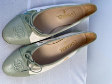 Load image into Gallery viewer, Chanel Leather CC Ballerina Ballet Flats EU 38 US 7/7.5