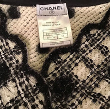 Load image into Gallery viewer, Chanel 06A 2006 Fall scalloped cotton tweed cardigan knit Sweater Jacket FR 34 US 2