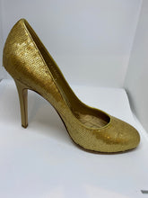 Load image into Gallery viewer, Chanel sequin gold stiletto heel pumps EU 39