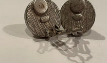 Load image into Gallery viewer, Rare Chanel Vintage 98P, 1998 Spring Pearl CC logo Clip On Earrings