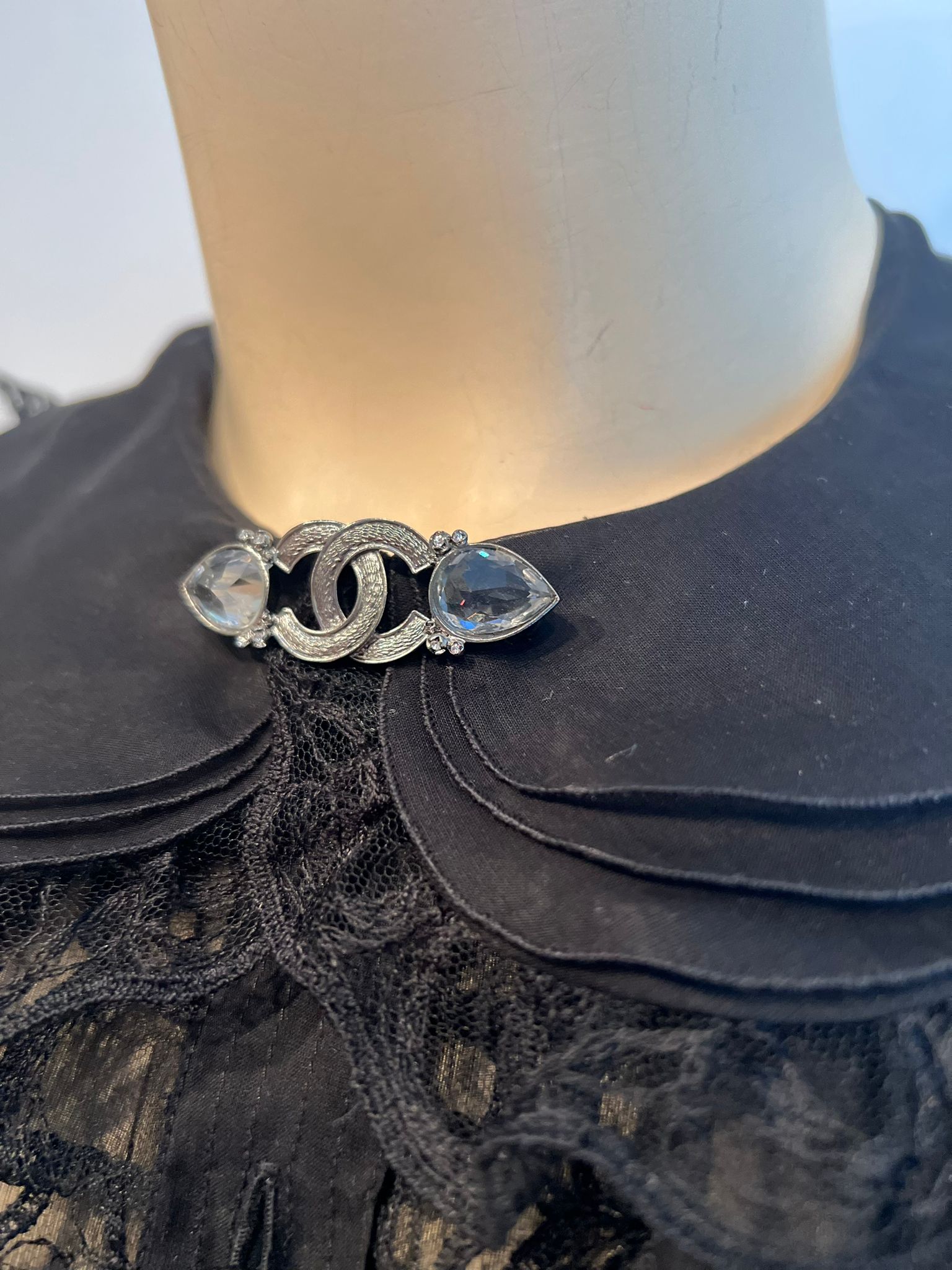 coco chanel brooch logo