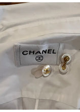 Load image into Gallery viewer, Chanel Vintage White Cotton Pleated Button Down Shirt Top Blouse Size 2