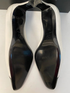 Vintage Classic Chanel White Black Leather bicolor Pump Heels EU 38 US 8