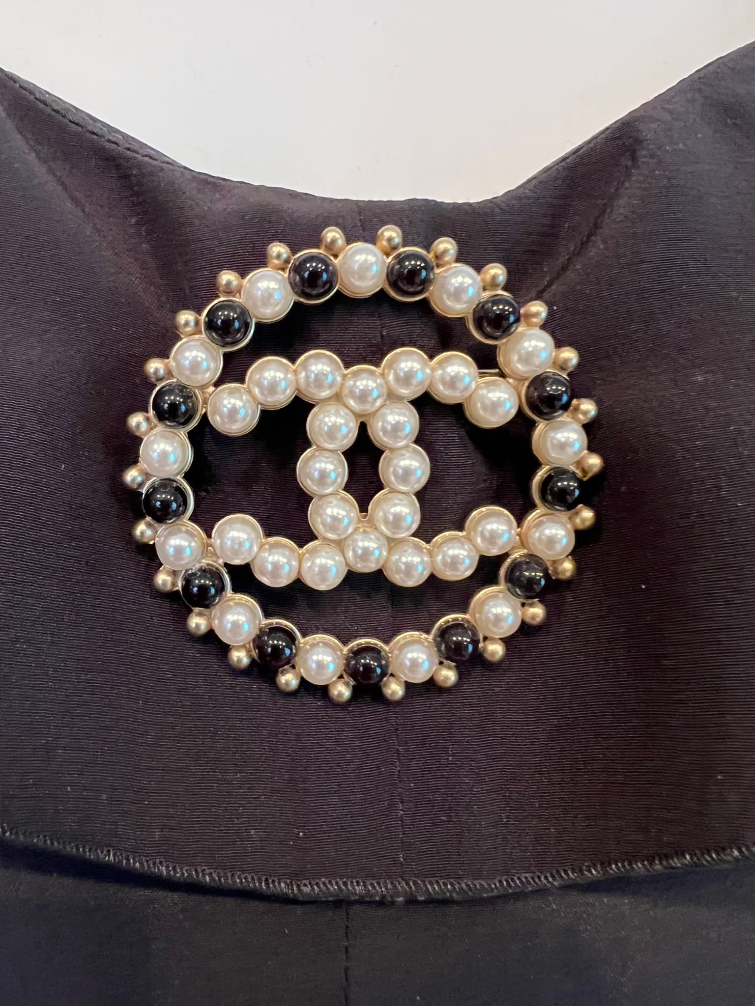 CHANEL SILVER CC LOGO WHITE CRYSTALS PEARLS LARGE BROOCH PIN - ShopperBoard
