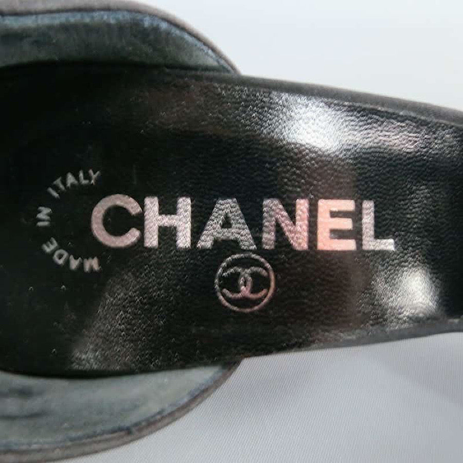 Chanel 2003 Fall 03A Snap Collection Hook Snaps Black Ankle Strap Pumps EU 40.5 US 9.5/10